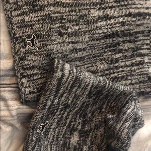 VS pink scarf and boggin